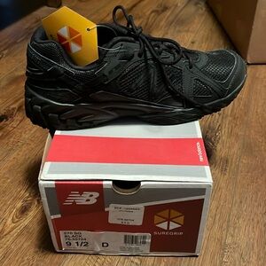 New Balance all terrain sure trip tennis shoe